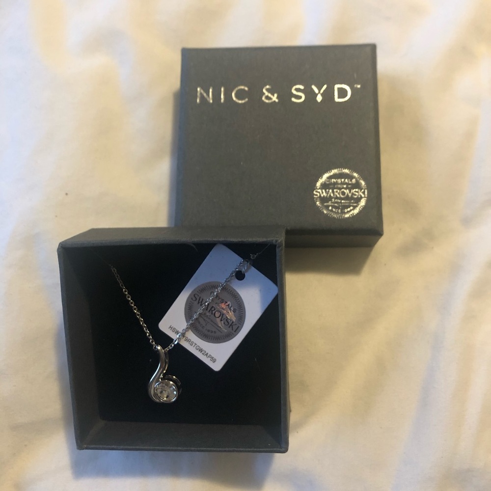 BNIB NIC & SYD Harmony Pendant with Swarovski